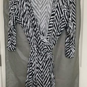 Express black and white dress size xl